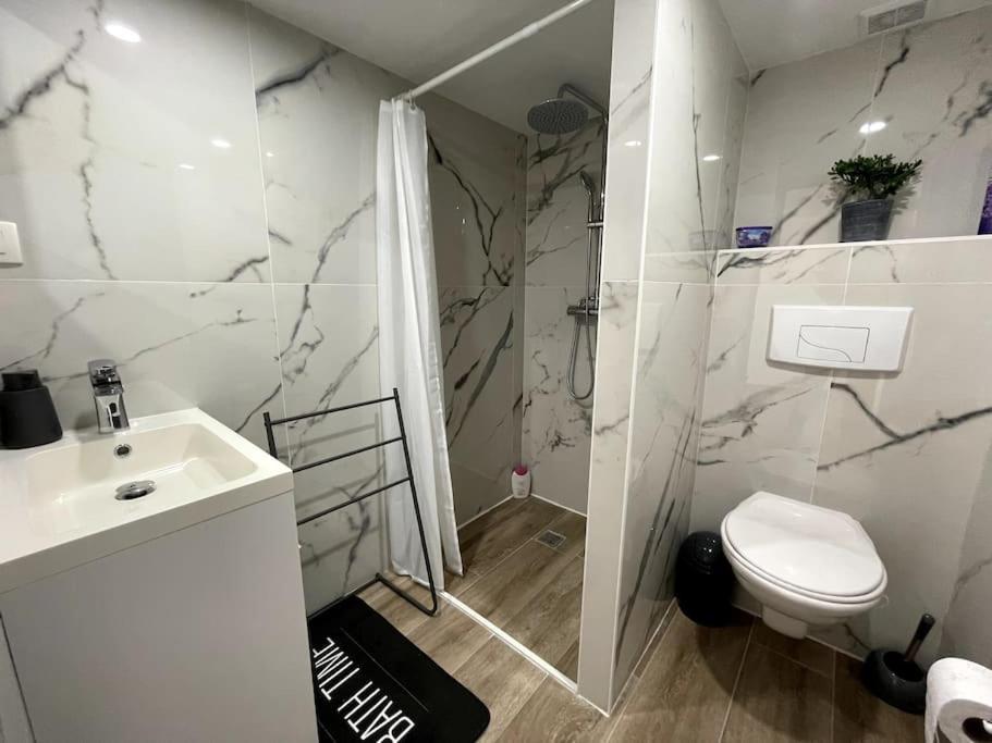 Douceur Dromoise Avec Appartement *